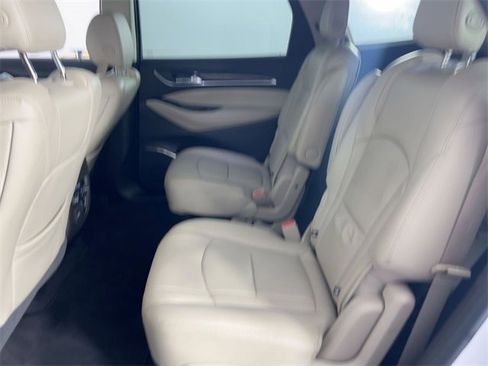 Used 2018 Buick Enclave Premium image 25