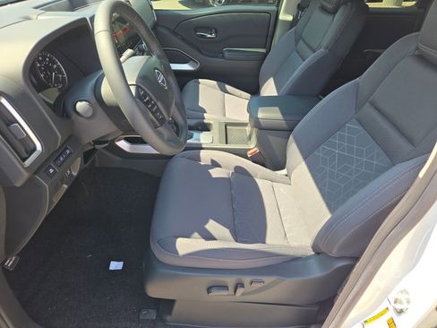 New 2025 Nissan Frontier SV w/ SV Convenience Package image 6