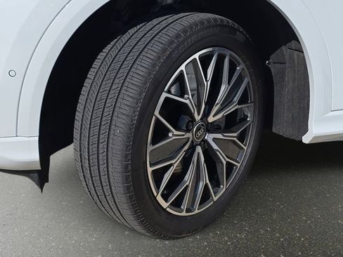 Used 2025 Audi Q5 Premium AWD/4WD image 36