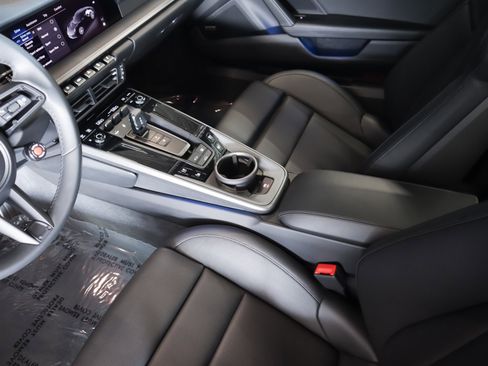 Used 2025 Porsche 911 Carrera image 21