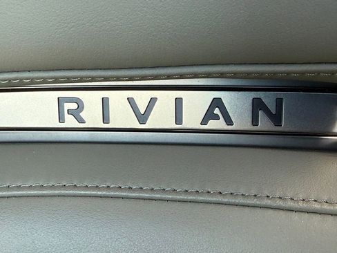 Used 2022 Rivian R1T Adventure image 25