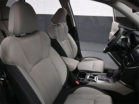 Used 2021 Subaru Forester Base image 26