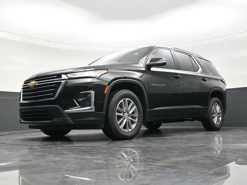 Used 2023 Chevrolet Traverse LT FWD image 17