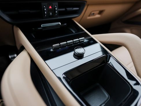 Certified 2024 Porsche Cayenne S image 20