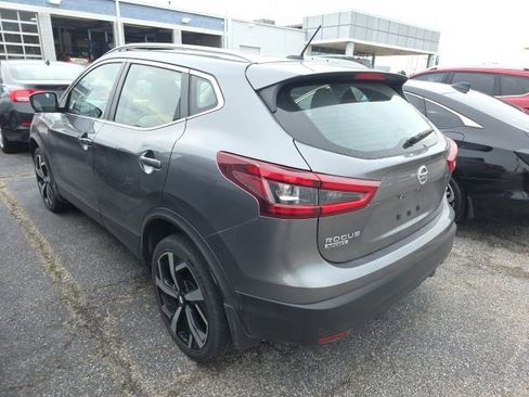 Used 2020 Nissan Rogue Sport SL w/ Premium Package FWD image 2