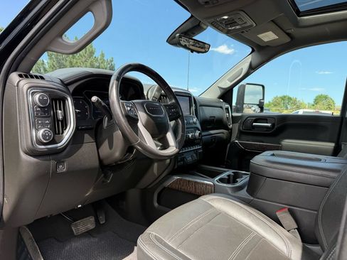 Used 2021 GMC Sierra 3500 Denali w/ Denali Ultimate Package AWD/4WD image 17