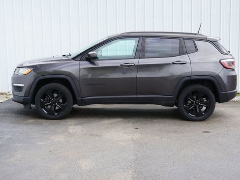 Used 2019 Jeep Compass Latitude AWD/4WD image 3