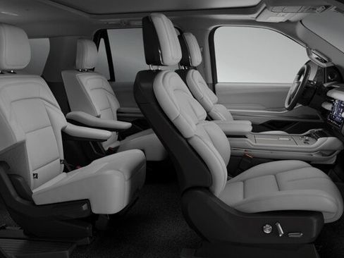 New 2026 Lincoln Navigator Reserve AWD/4WD image 29