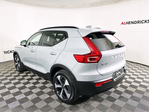 Used 2024 Volvo XC40 B5 Plus w/ Climate Package image 5