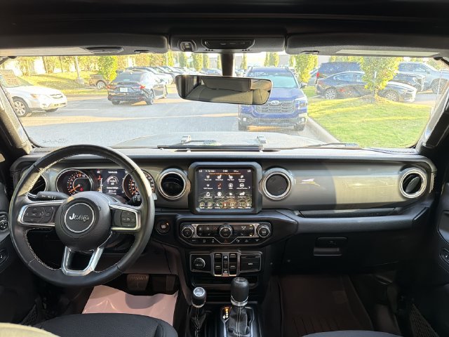 Used 2022 Jeep Wrangler Unlimited Sahara w/ Cold Weather Group AWD/4WD image 19