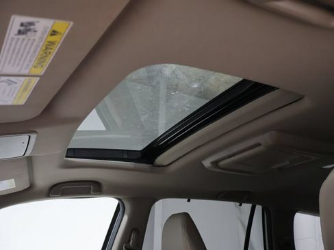 Used 2017 Honda Pilot Touring image 33