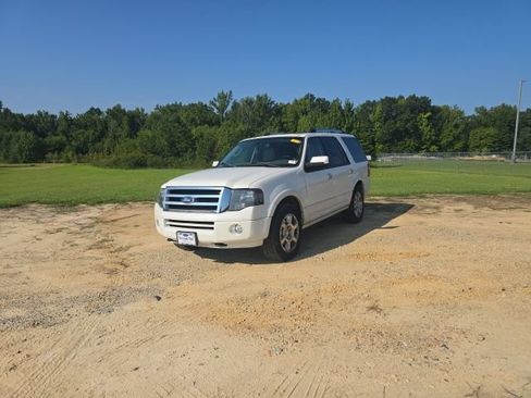 Used 2014 Ford Expedition Limited w/ Equipment Group 301A AWD/4WD image 2