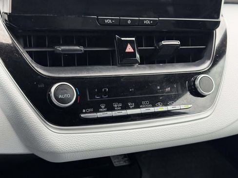 Used 2026 Toyota Corolla SE w/ SE Package FWD image 5