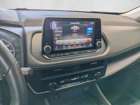 Used 2025 Nissan Rogue SV FWD image 19