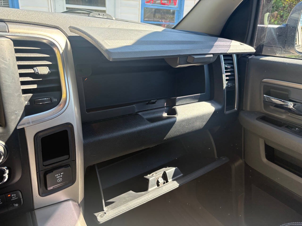 Used 2015 RAM 1500 Big Horn AWD/4WD image 15