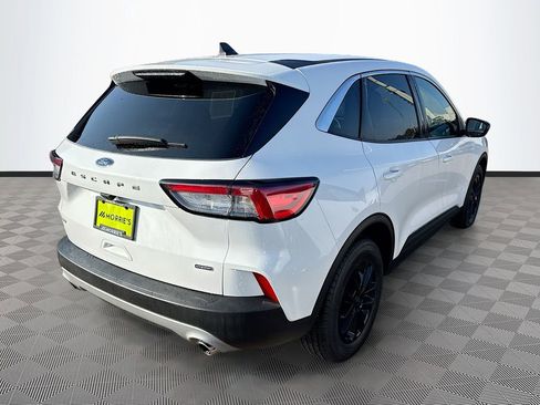 Used 2022 Ford Escape SE image 4