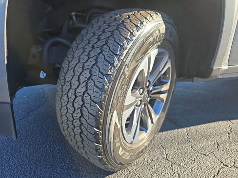 Used 2022 Chevrolet Colorado Z71 w/ Safety Package image 33