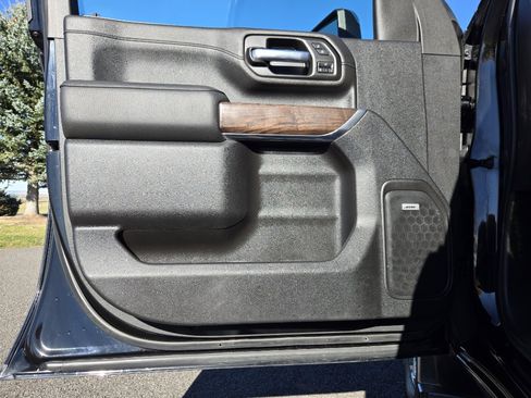 Used 2020 GMC Sierra 3500 Denali w/ Denali Ultimate Package image 11