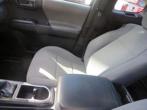 Used 2020 Toyota Tacoma SR image 22