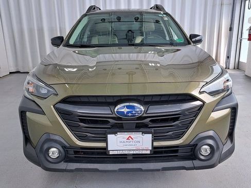 Used 2023 Subaru Outback Premium AWD/4WD image 3