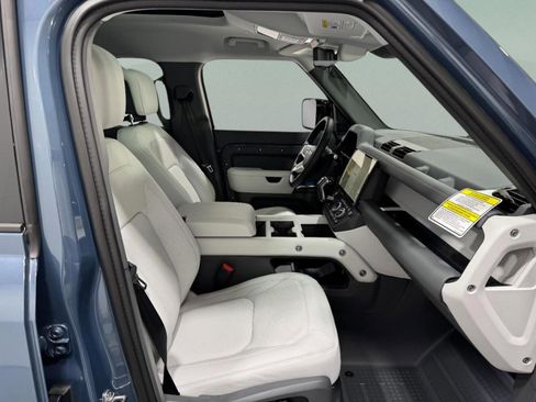 New 2026 Land Rover Defender 110 X-Dynamic SE image 19