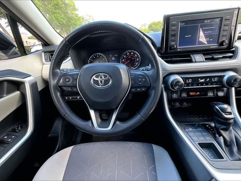 Used 2020 Toyota RAV4 XLE w/ XLE Grade Weather Package image 6