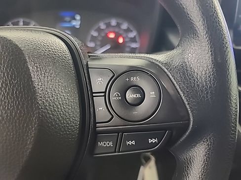 Used 2025 Toyota Corolla LE FWD image 32