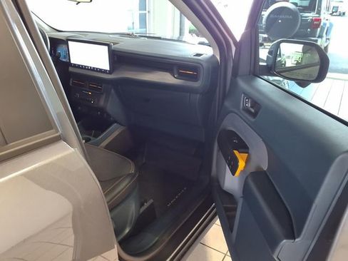 Used 2025 Ford Maverick Tremor AWD/4WD image 28
