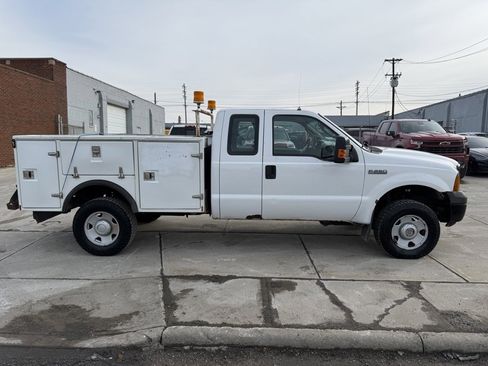 Used 2005 Ford F250 XL image 5