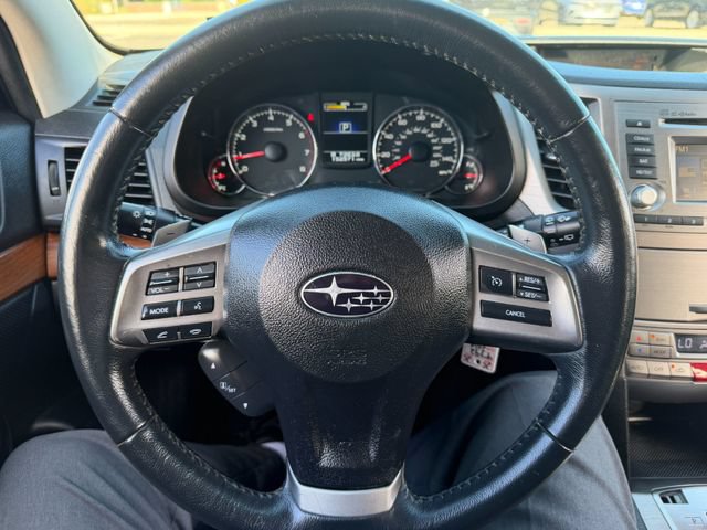 Used 2014 Subaru Outback 2.5i Limited AWD/4WD image 5