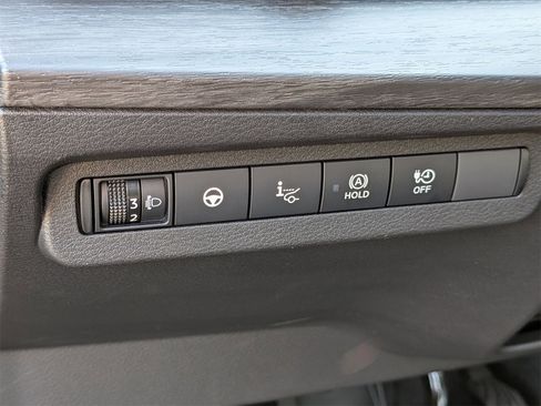 Used 2023 Nissan Ariya FWD image 17