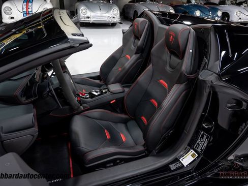 Used 2021 Lamborghini Huracan EVO image 18