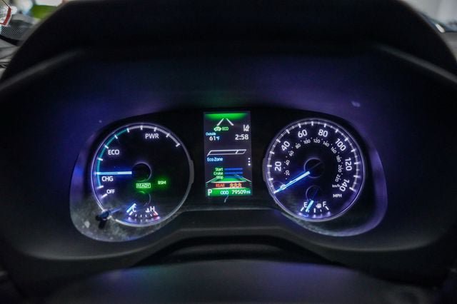 Used 2020 Toyota RAV4 XLE AWD/4WD image 4