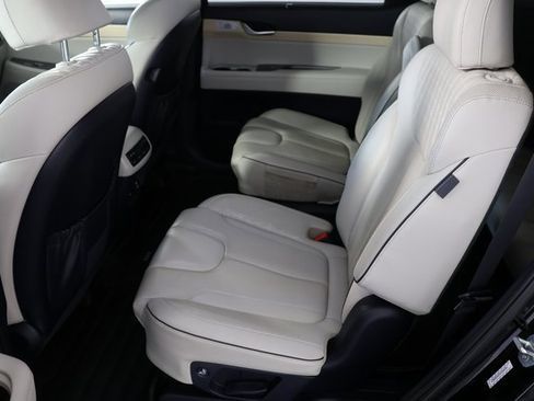 Used 2023 Hyundai Palisade Limited image 21