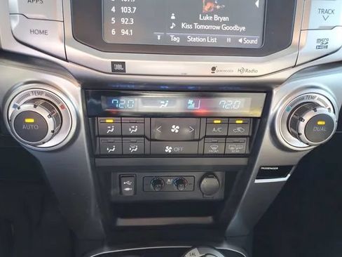 Used 2014 Toyota 4Runner Limited AWD/4WD image 28