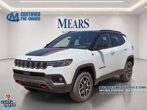 Used 2025 Jeep Compass Trailhawk AWD/4WD image 1
