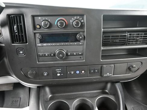 Used 2025 Chevrolet Express 3500 LT w/ LT Preferred Equipment Group RWD image 18
