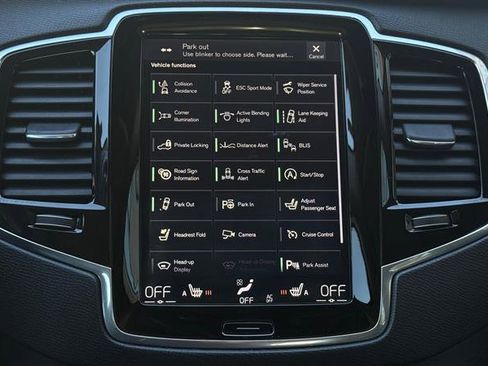 Used 2017 Volvo XC90 T6 Momentum w/ Vision Package image 36