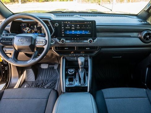 Certified 2024 Chevrolet Colorado Trail Boss w/ Advanced Trailering Package image 8