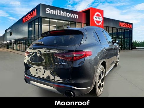 Used 2022 Alfa Romeo Stelvio Ti image 8