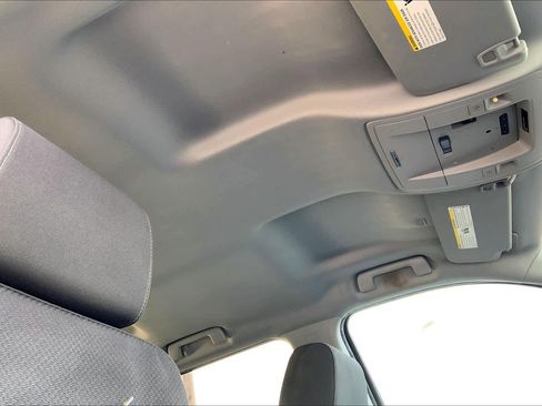 Used 2018 Chevrolet Silverado 1500 LT w/ Texas Edition AWD/4WD image 15