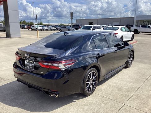 Used 2023 Toyota Camry SE FWD image 7
