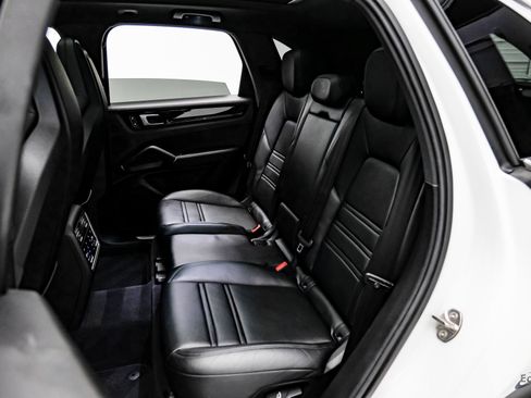 Used 2023 Porsche Cayenne image 70