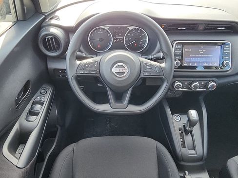 New 2025 Nissan Kicks Play S image 8