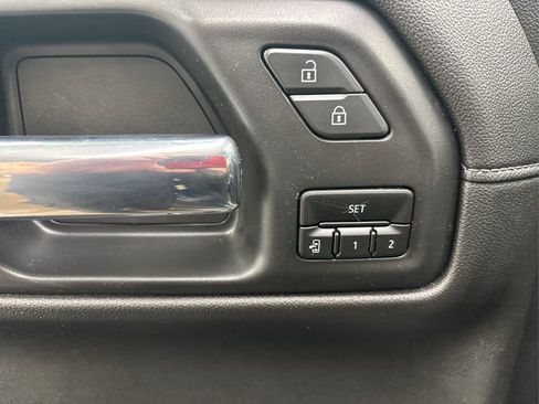 Used 2021 Chevrolet Silverado 1500 High Country image 25