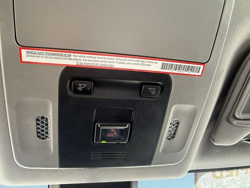 Used 2023 Toyota Camry SE image 13