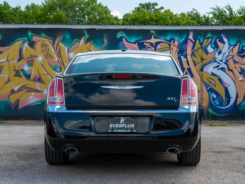 Used 2012 Chrysler 300 C RWD image 16