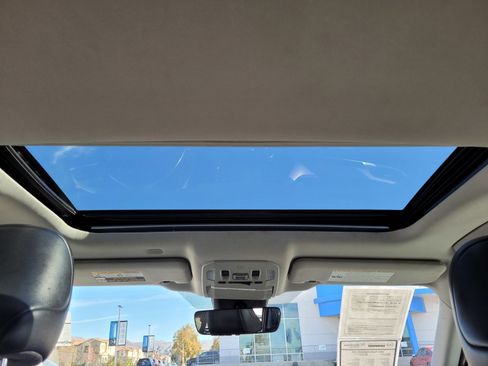 Used 2021 Toyota Highlander XLE image 12