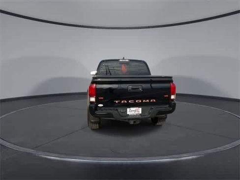 Used 2019 Toyota Tacoma TRD Off-Road image 7