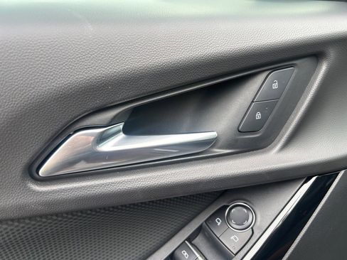 Used 2025 Chevrolet Equinox RS image 19